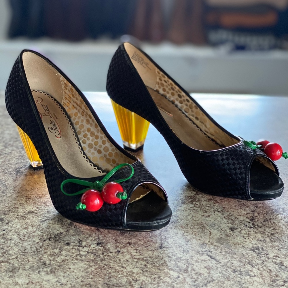 Peep toe heels!